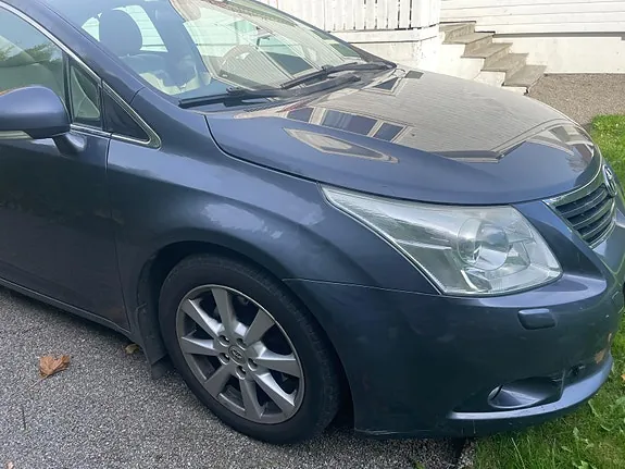 Toyota Avensis 2010 photo 4
