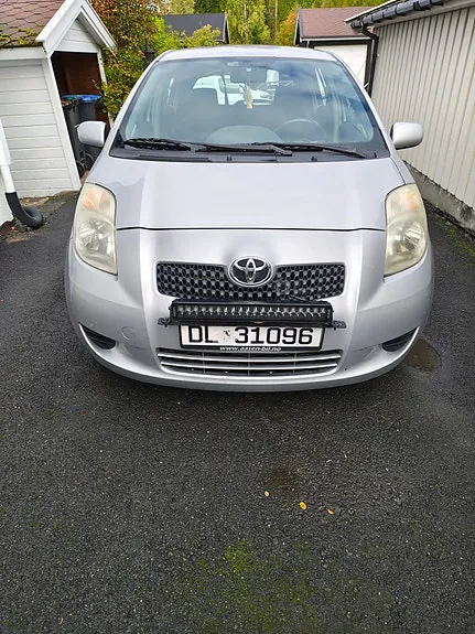 Toyota Yaris 2006 photo 2