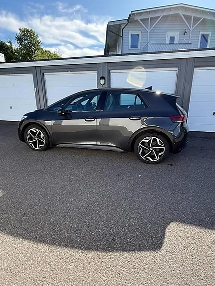 Volkswagen Id.3 2023 photo 2