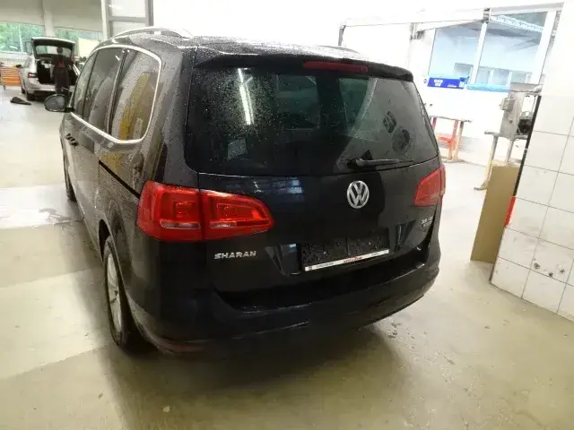 Volkswagen Sharan 2012 photo 2