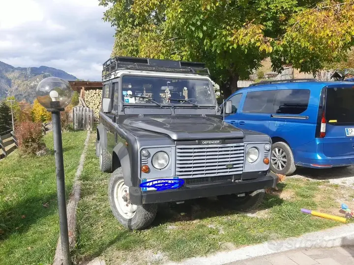 Land Rover Defender 2005 photo 2