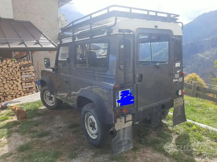 Land Rover Defender 2005 photo 3