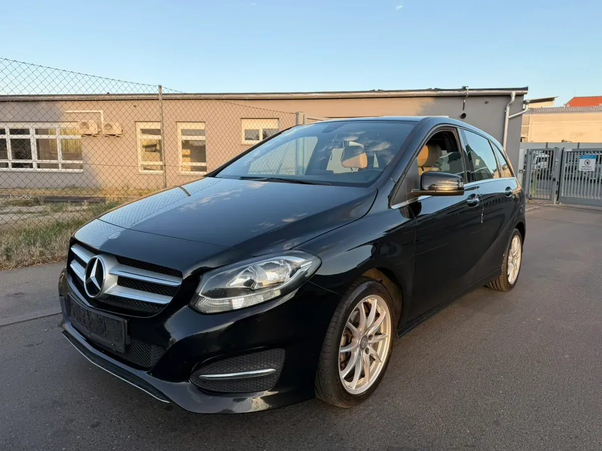 Mercedes-Benz B-Class 2016 photo 2