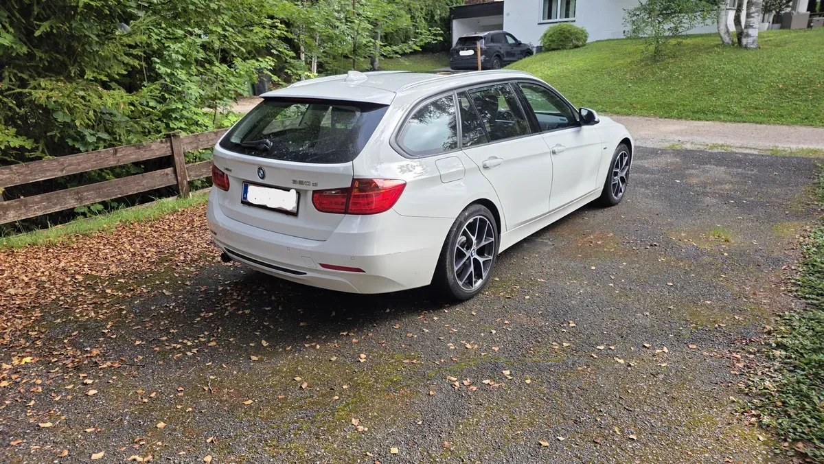 BMW 3 Series 2015 photo 2