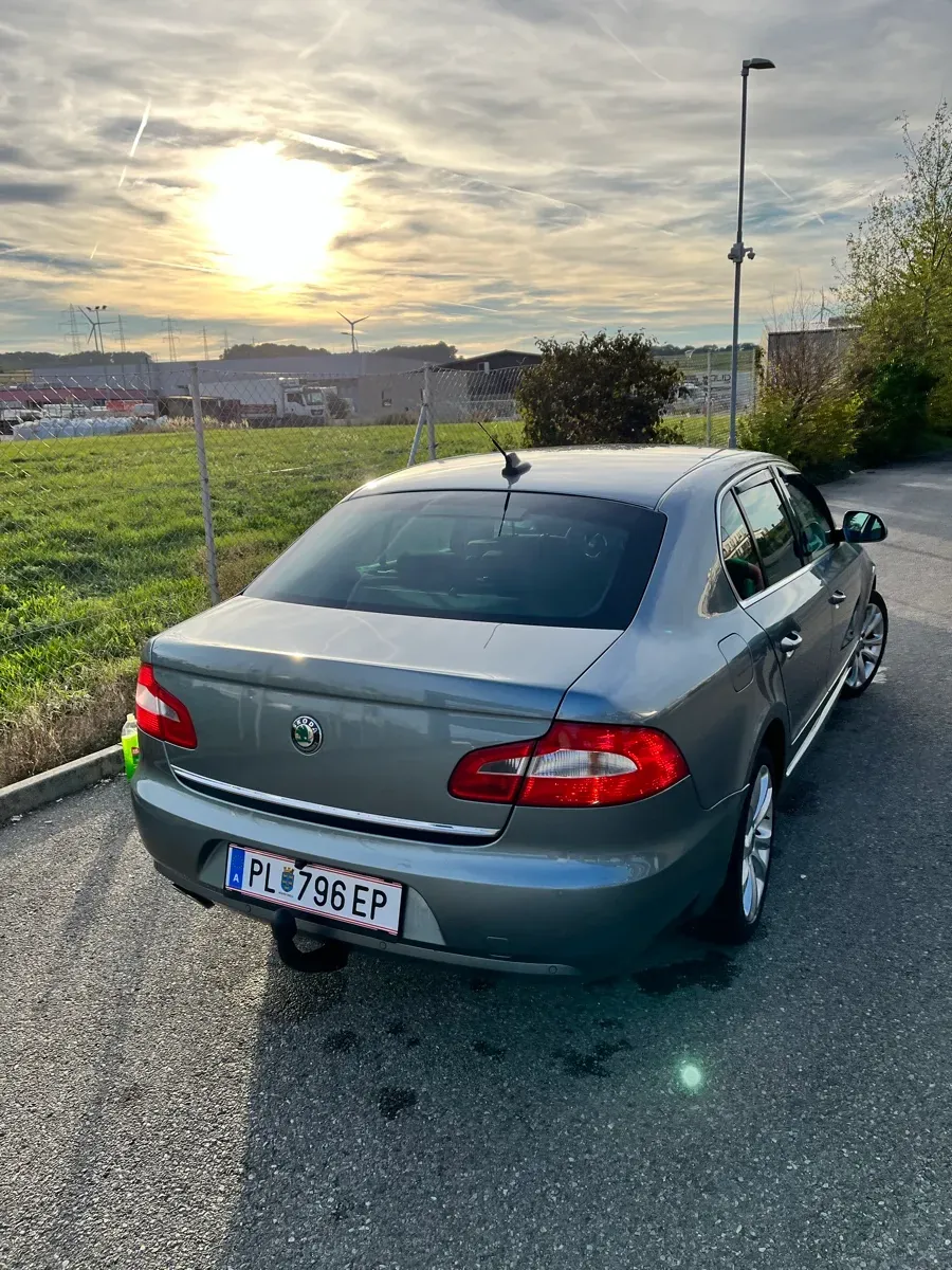 Skoda Superb 2008 photo 3