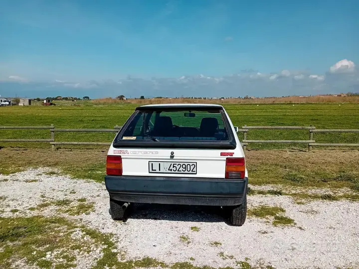 Seat Ibiza 1990 photo 2