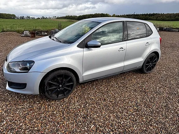 Volkswagen Polo 2010 photo 4