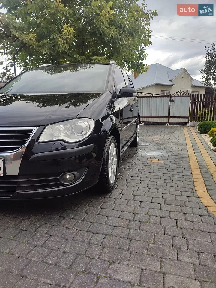 Volkswagen Touran 2008 photo 4