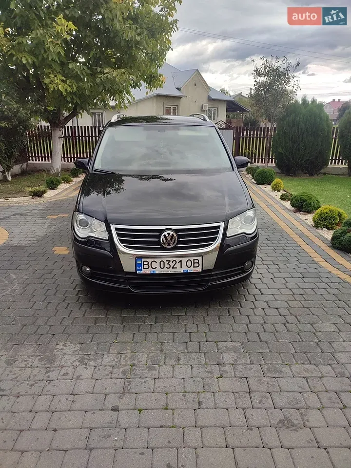 Volkswagen Touran 2008 photo 3