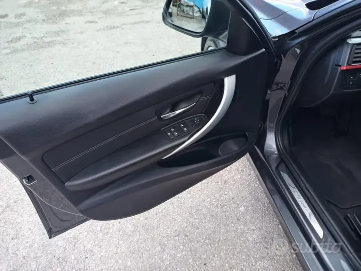 BMW 3 Series 2013 photo 3