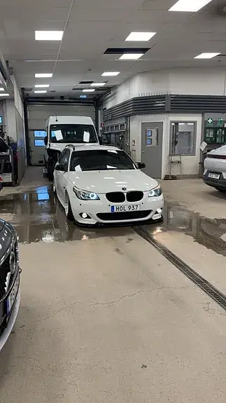 BMW 520D 2009 photo 2