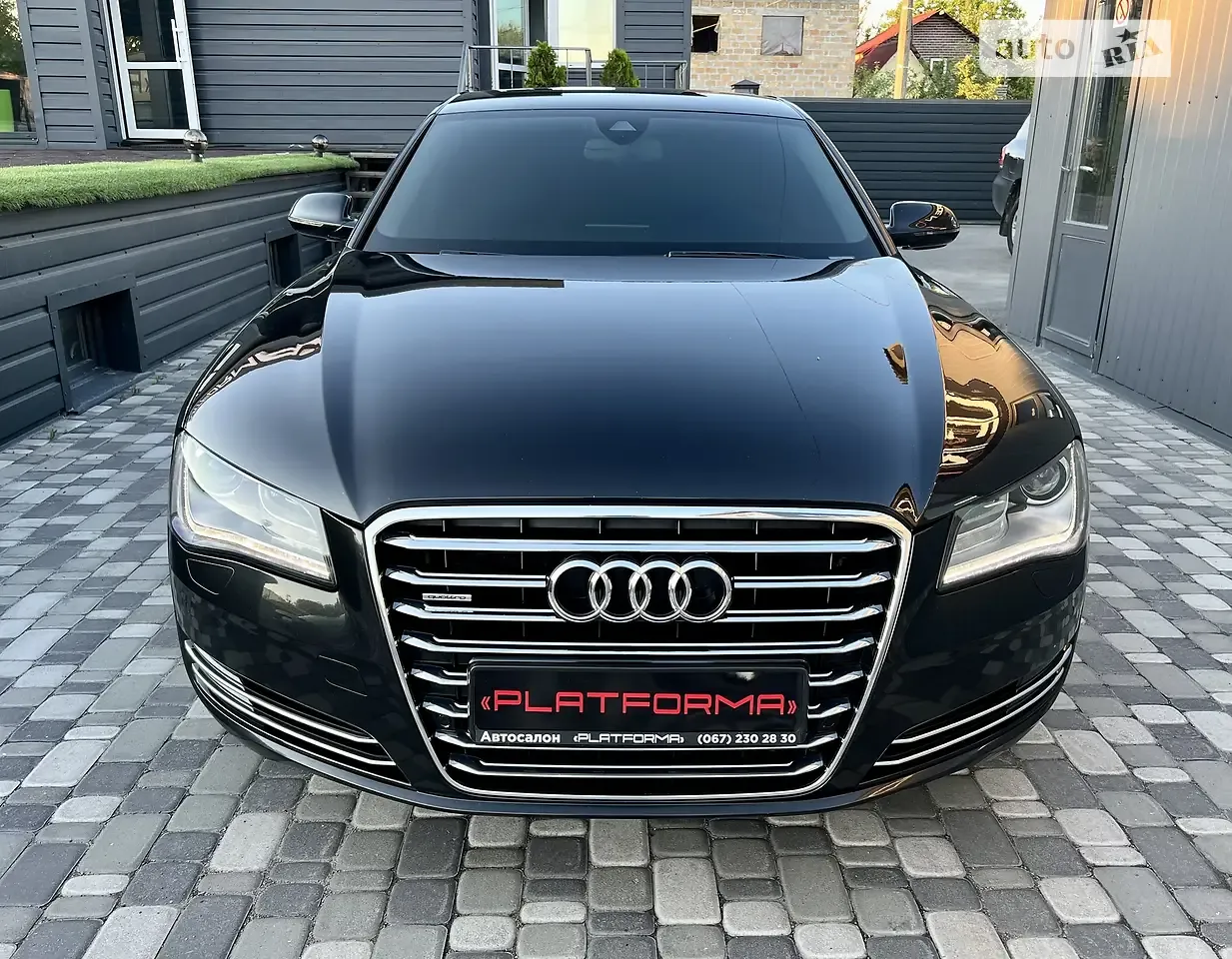 Audi A8 2010 photo 3