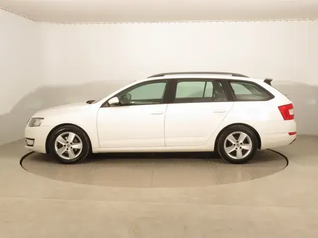 Skoda Octavia 2015 photo 2