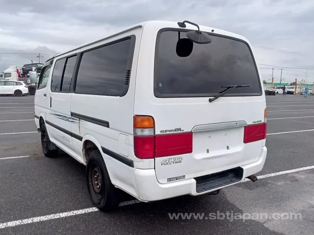 Toyota Hiace 2002 photo 3