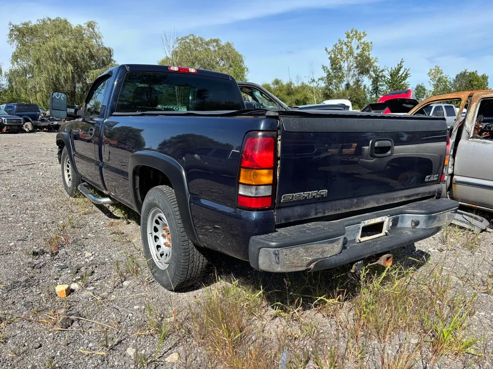 GMC Sierra 1500 2006 photo 2