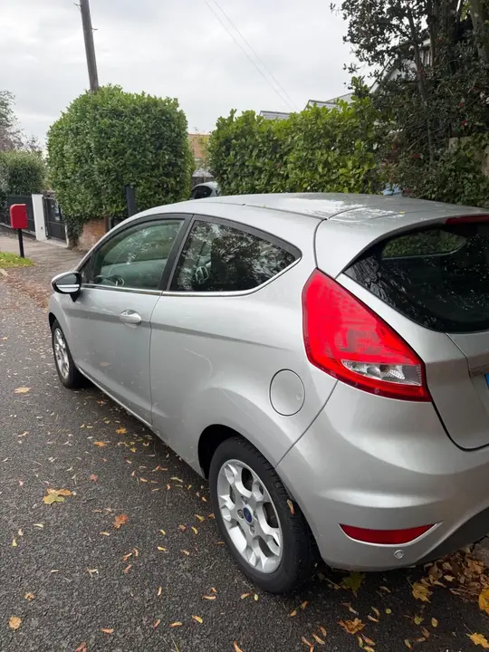 Ford Fiesta 2012 photo 3