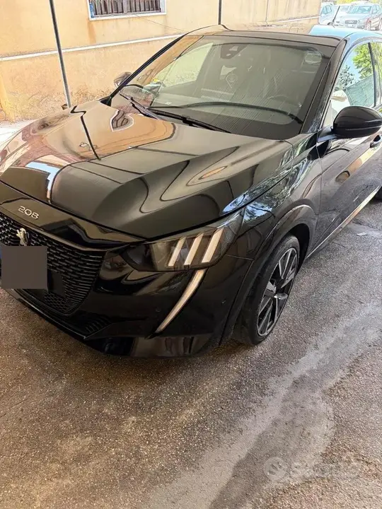 Peugeot 208 2022 photo 3