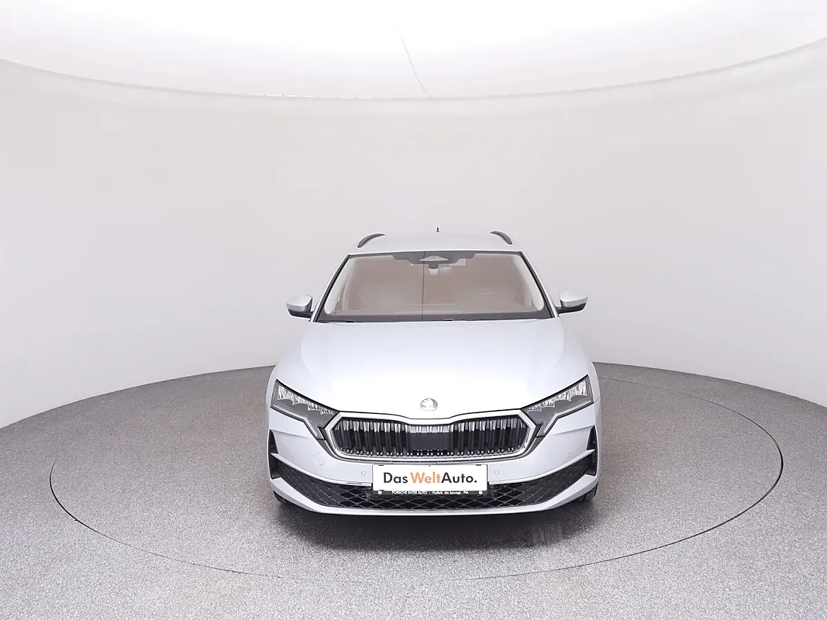 Skoda Octavia 2025 photo 3
