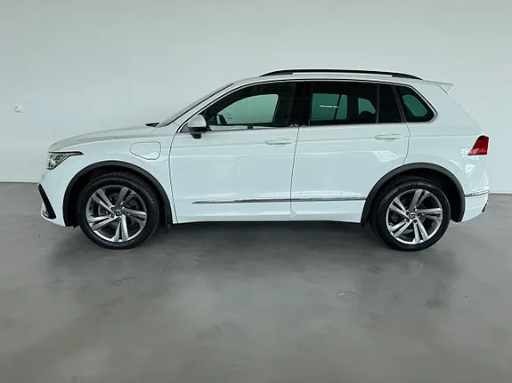 Volkswagen Tiguan 2022 photo 2