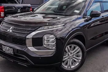 Mitsubishi Outlander 2022 photo 3