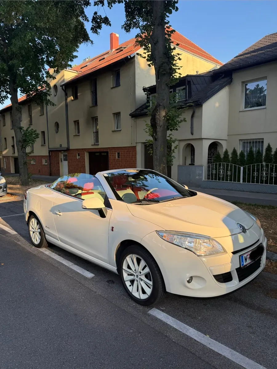 Renault Megane 2011 photo 2