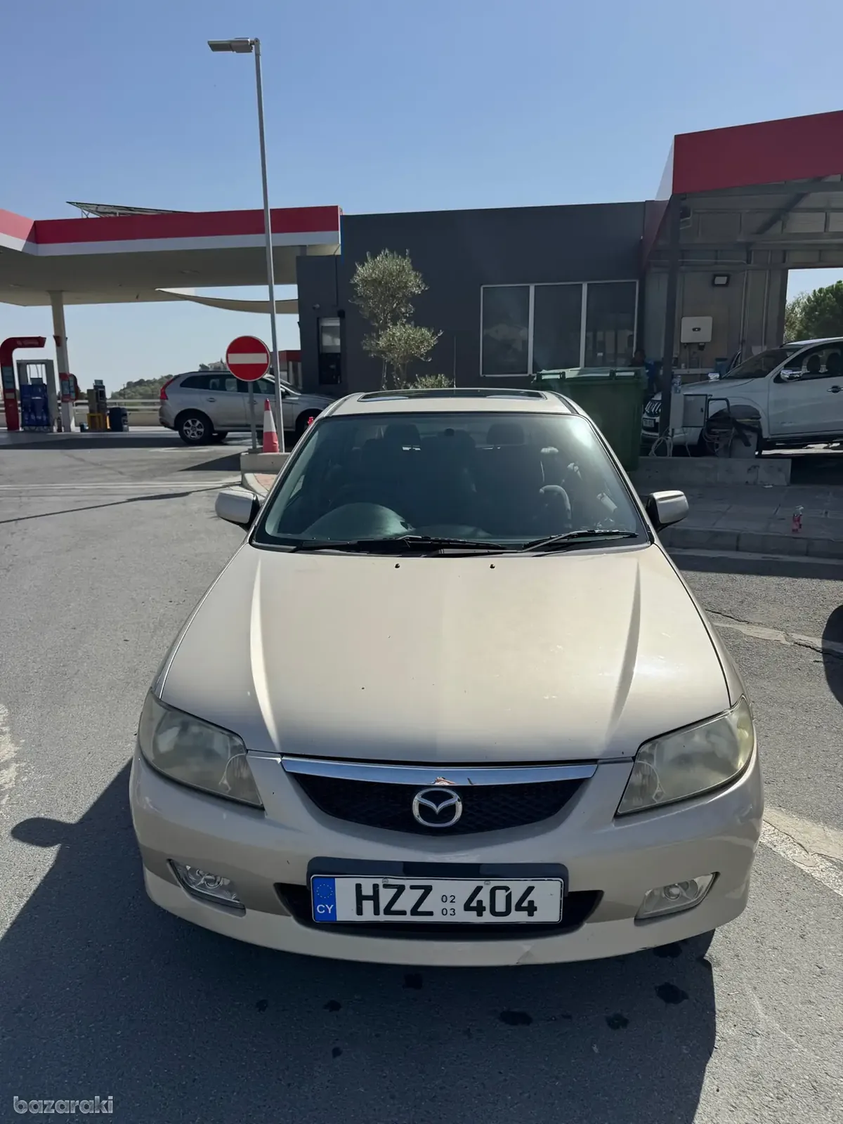 Mazda 323