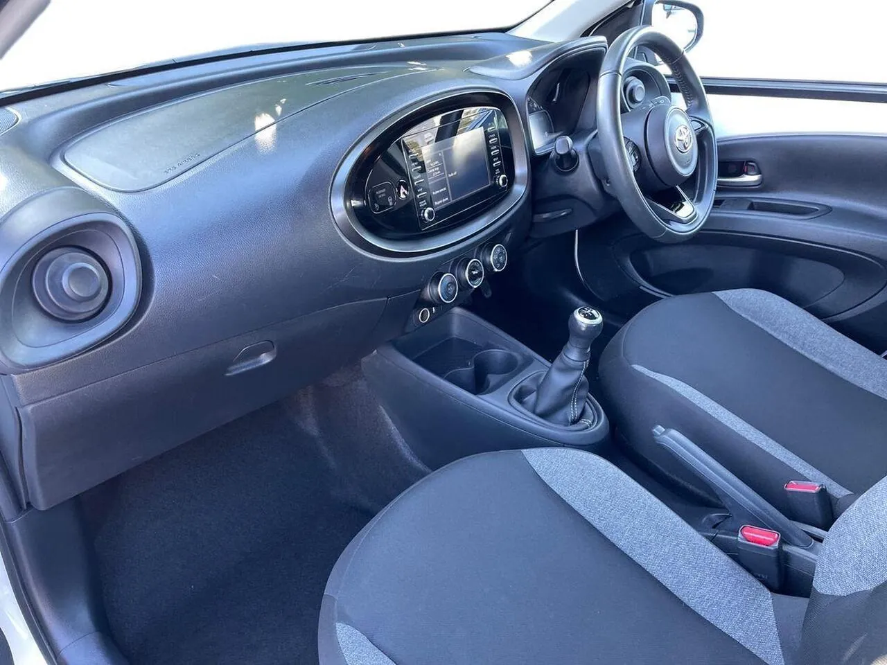 Toyota Aygo X 2023 photo 2