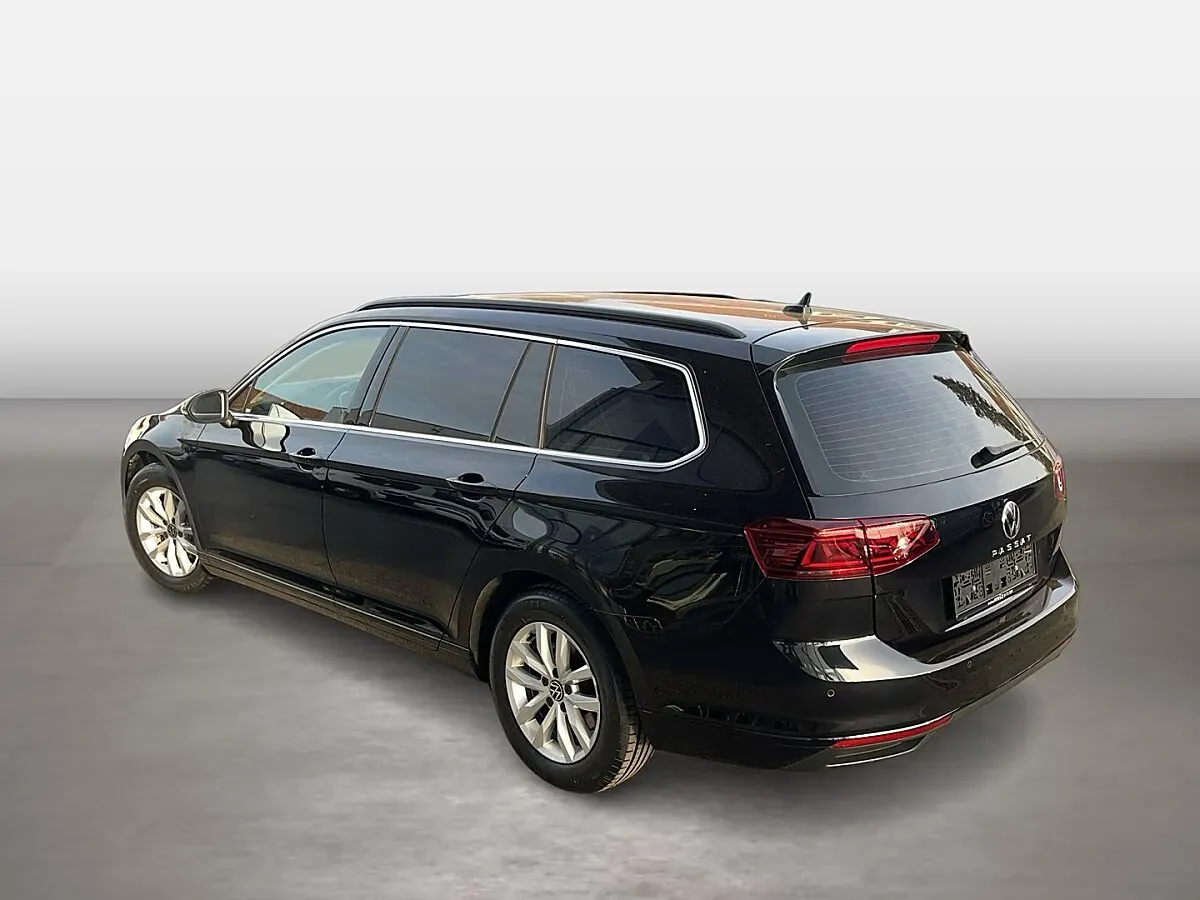 Volkswagen Passat 2023 photo 3