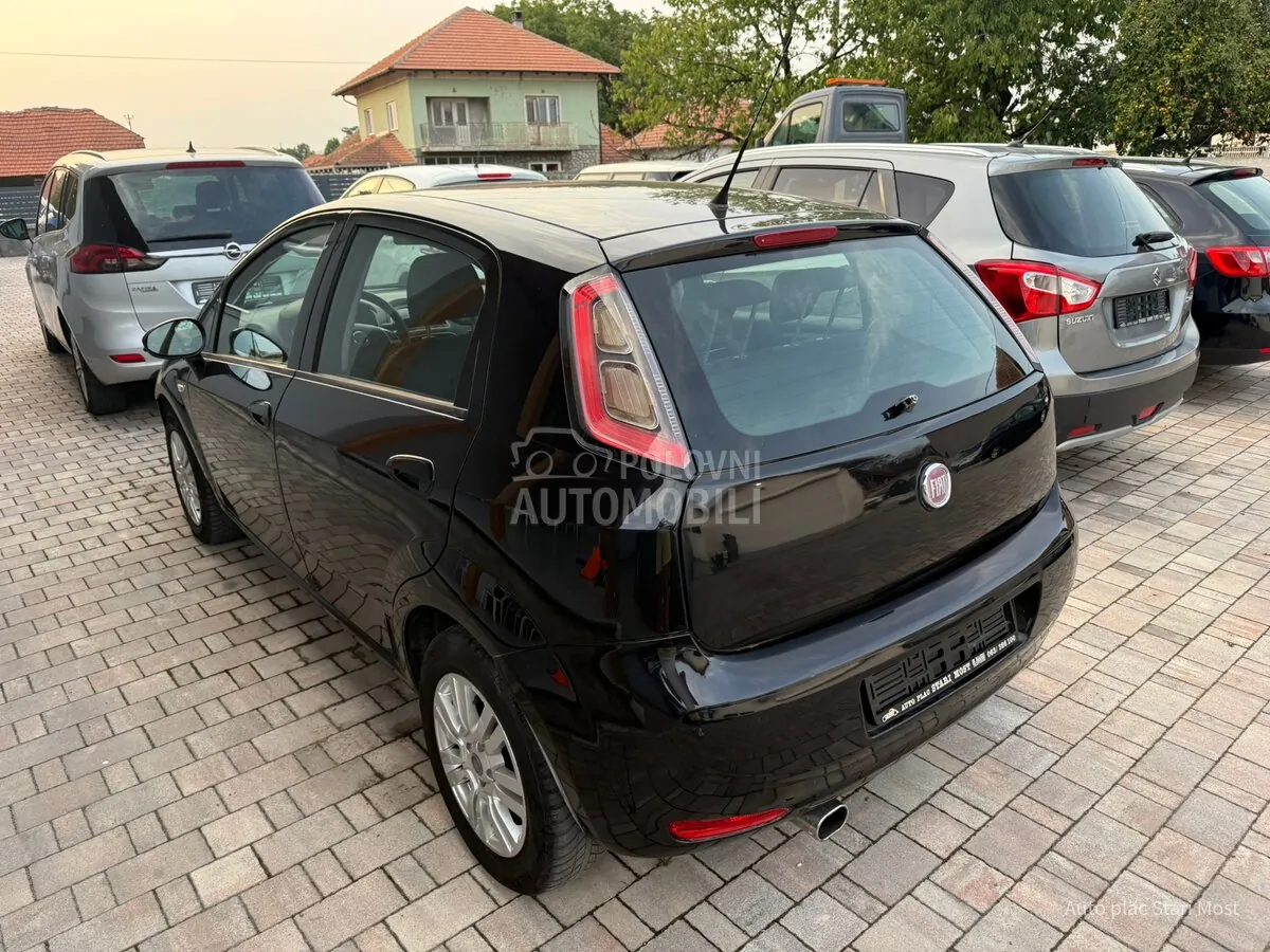 Fiat Grande Punto 2014 photo 4