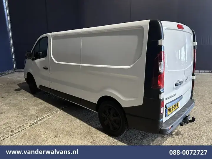 Renault Trafic 2022 photo 2