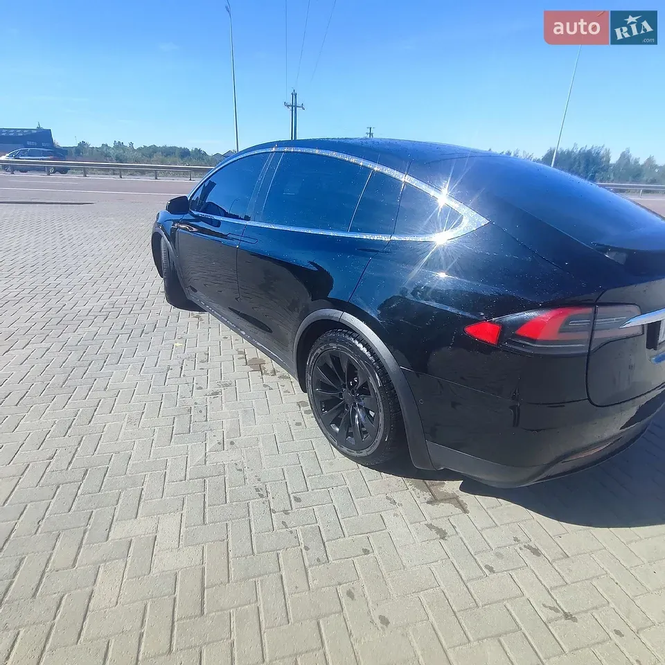 Tesla Model X 2016 photo 2