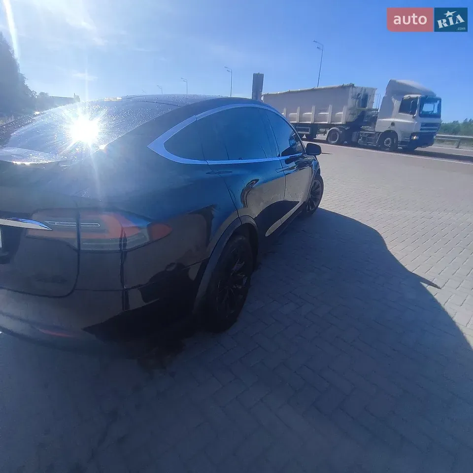 Tesla Model X 2016 photo 4