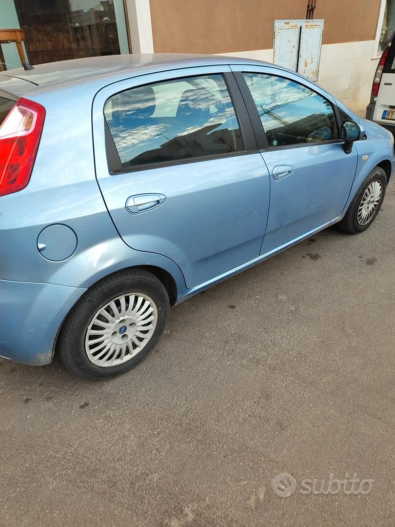Fiat Grande Punto 2007 photo 2