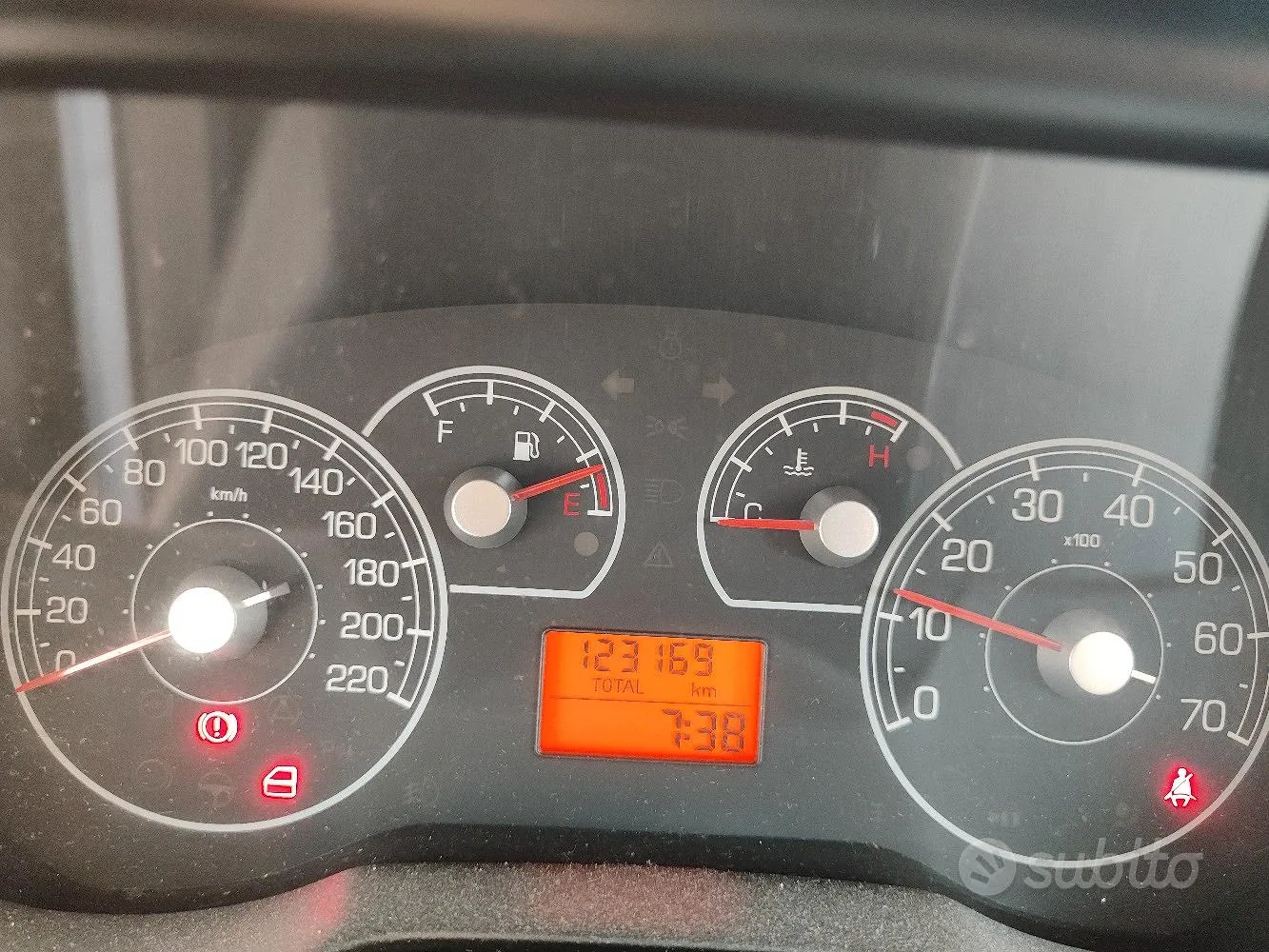 Fiat Grande Punto 2007 photo 4
