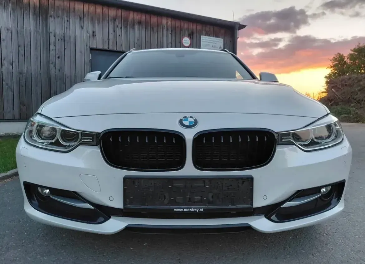 BMW 3 Series 2013 photo 2