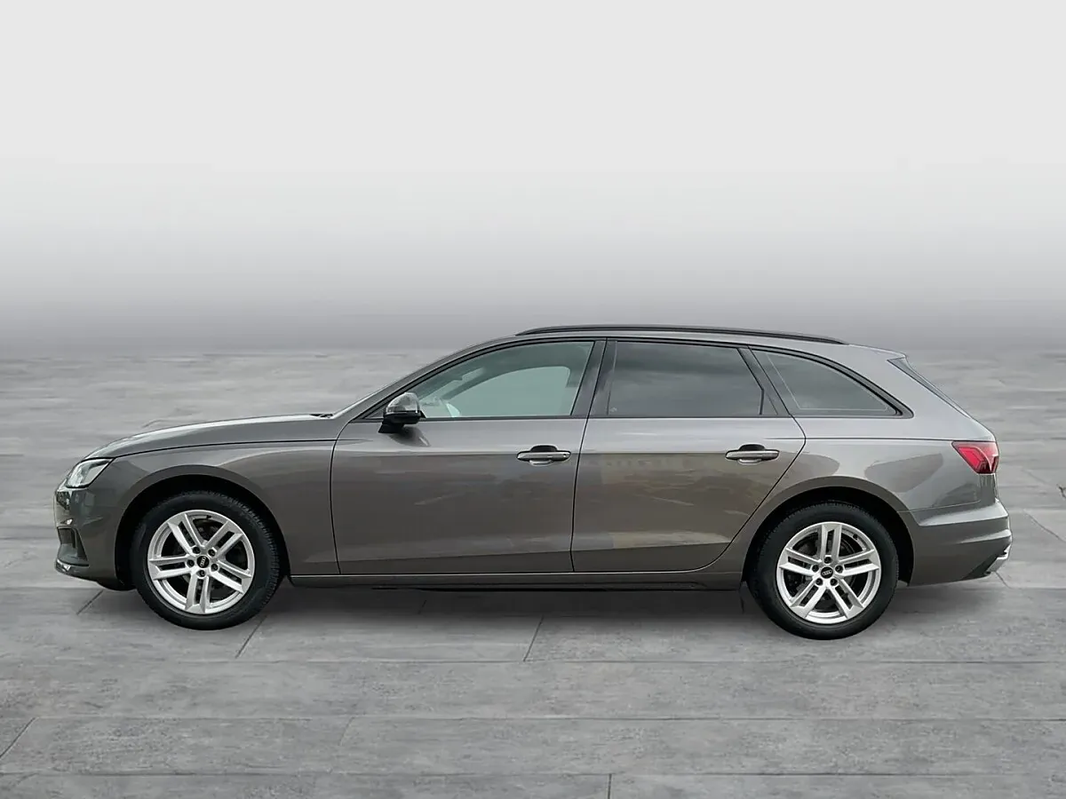 Audi A4 2022 photo 2