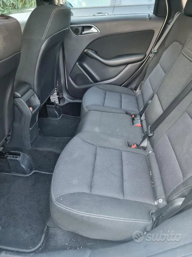 Mercedes-Benz B 180 Cdi 2013 photo 3