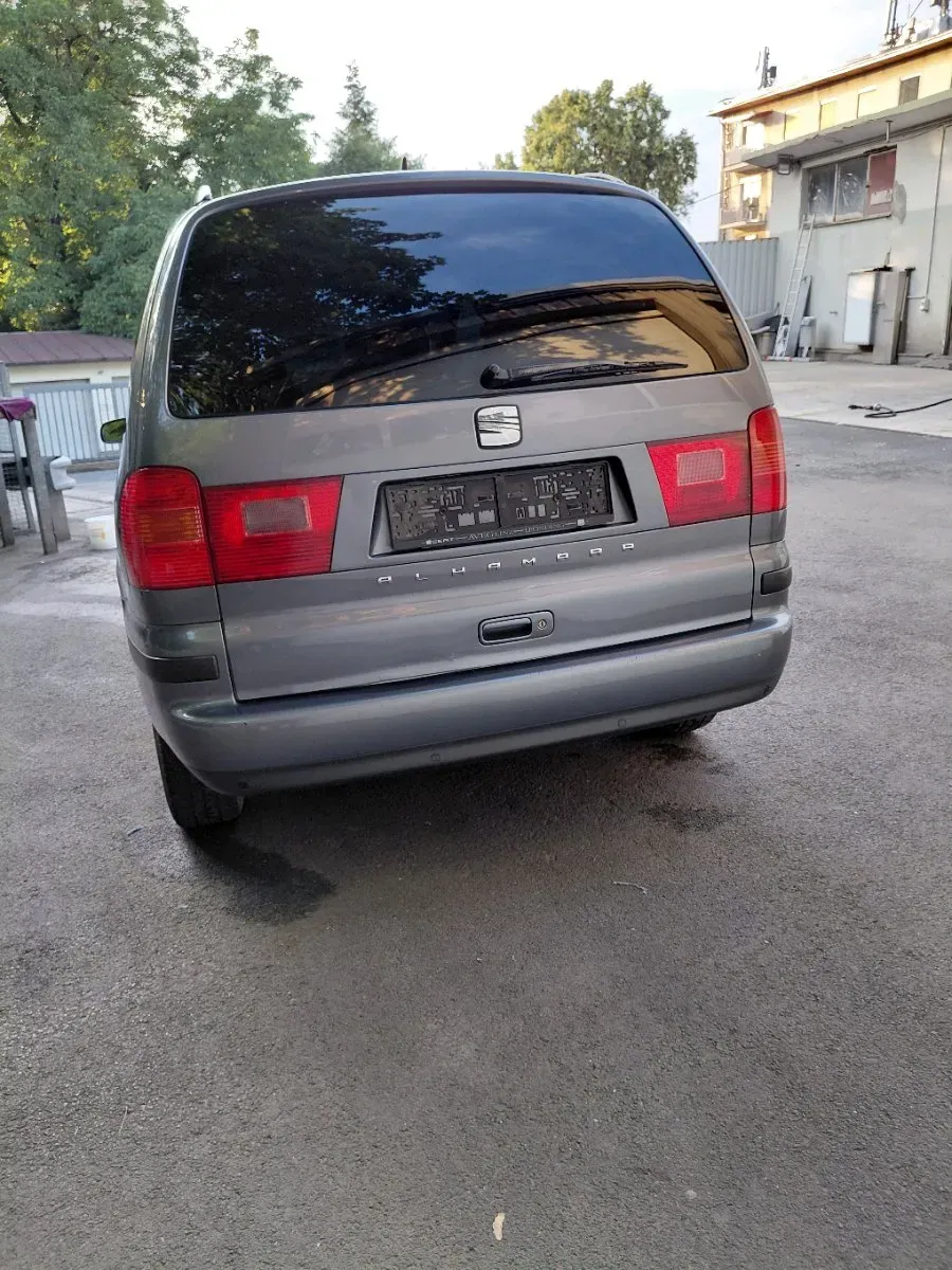 Seat Alhambra 2008 photo 3