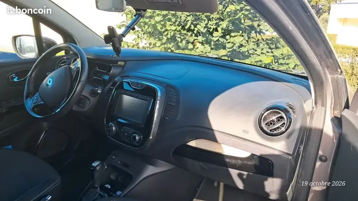 Renault Captur 2015 photo 2