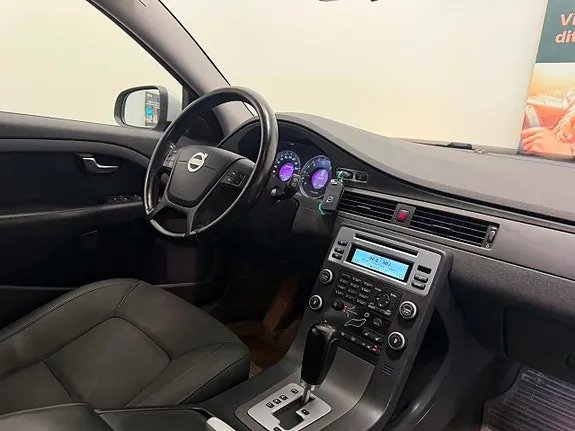 Volvo V70 2011 photo 2