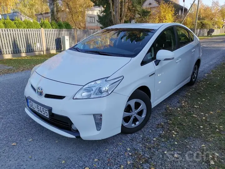 Toyota Prius 2015 photo 3