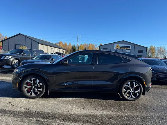 Ford Mustang Mach-E 2022 photo 2