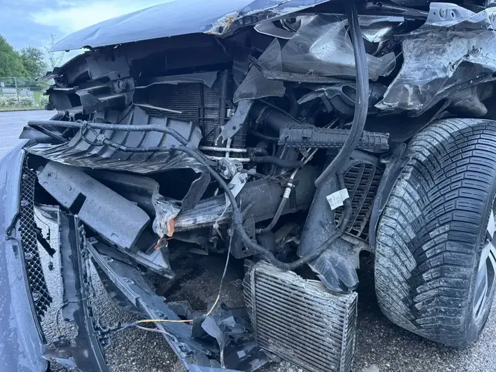 Volkswagen Touareg 2012 photo 3