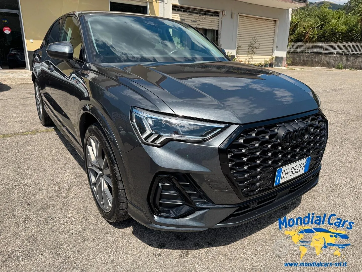 Audi Q3 2021 photo 3