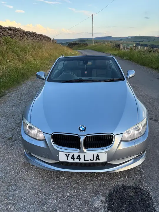 BMW 3 Series 2010 photo 3