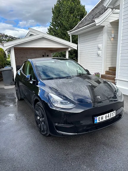 Tesla Model Y 2024 photo 3