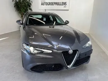 Alfa Romeo Giulia 2021 photo 3