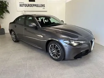 Alfa Romeo Giulia 2021 photo 2