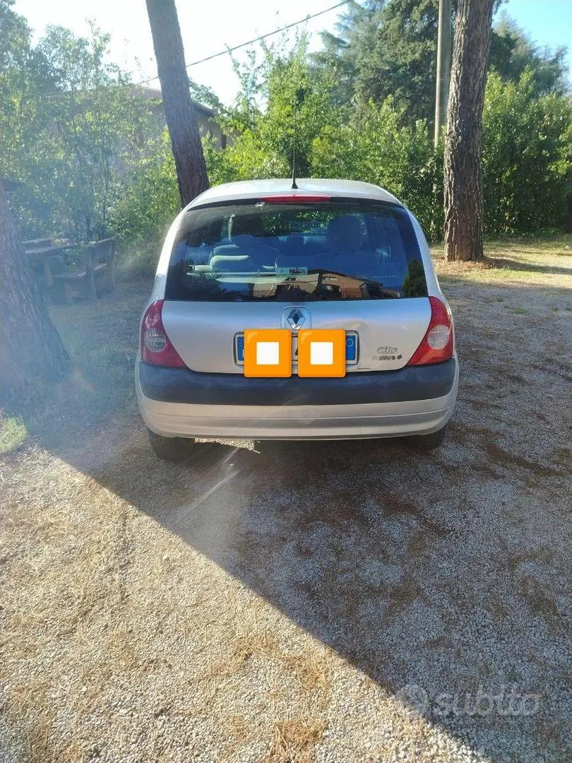 Renault Clio 2006 photo 3