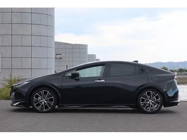 Toyota Prius Z 2024 photo 3